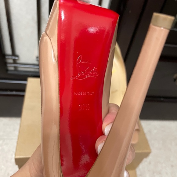 Christian Loubotin lady peep size 37 and 1/2 - Picture 3 of 9